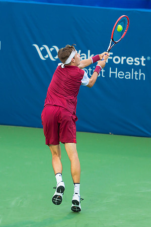 Jared Donaldson catches a return at the Winston-Salem Open