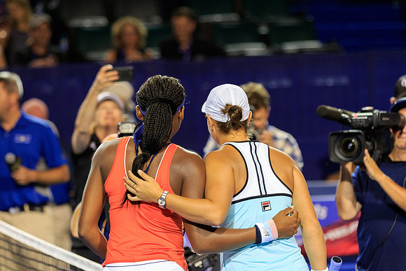 Ashleigh Barty and Coco Gauff at the Winston-Salem Open