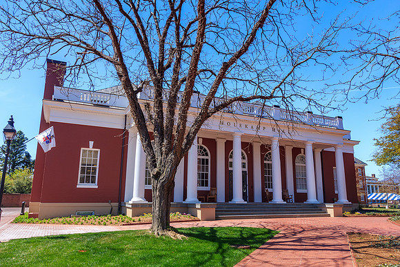 Holekamp Hall at Washington and Lee University